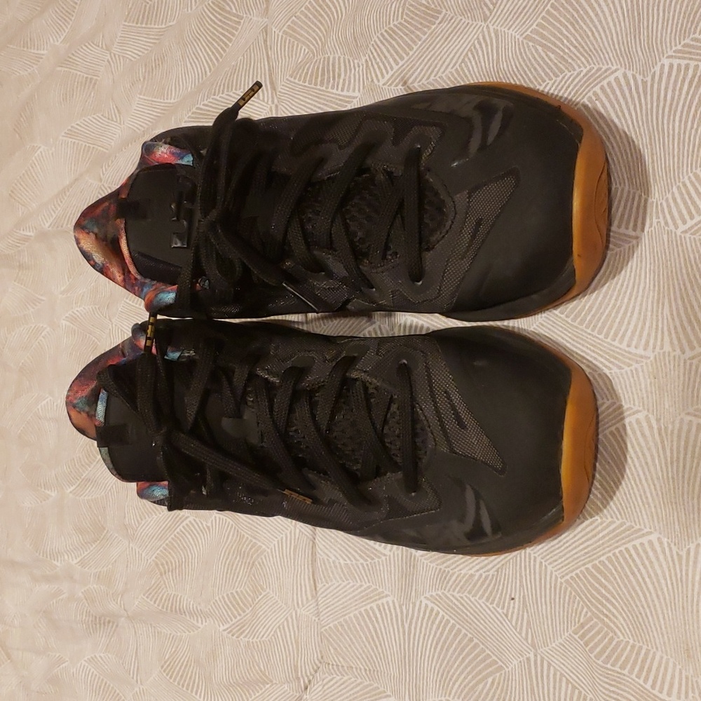 LeBron 11 low with gum bottom size 6Y